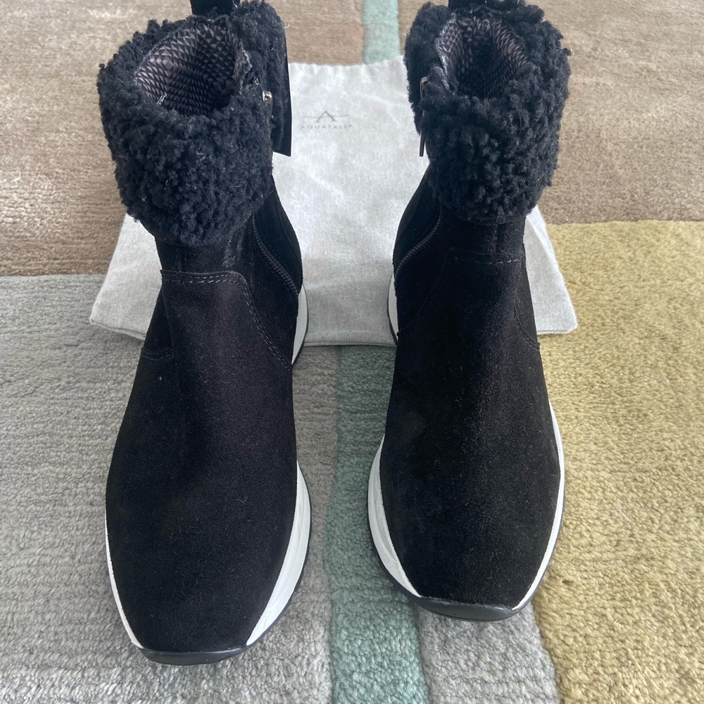 Aquatalia bev waterproof suede bootie( brand new)